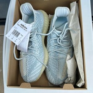 Yeezy Boost 350 V2 Adidas Size 8 1/2 US Men’s Low Top Sneakers